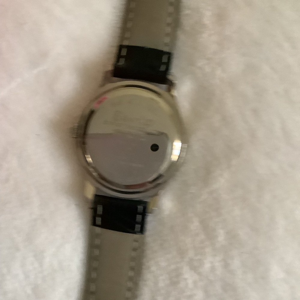 Sanrio Hello Kitty Watch - Picture 5 of 6